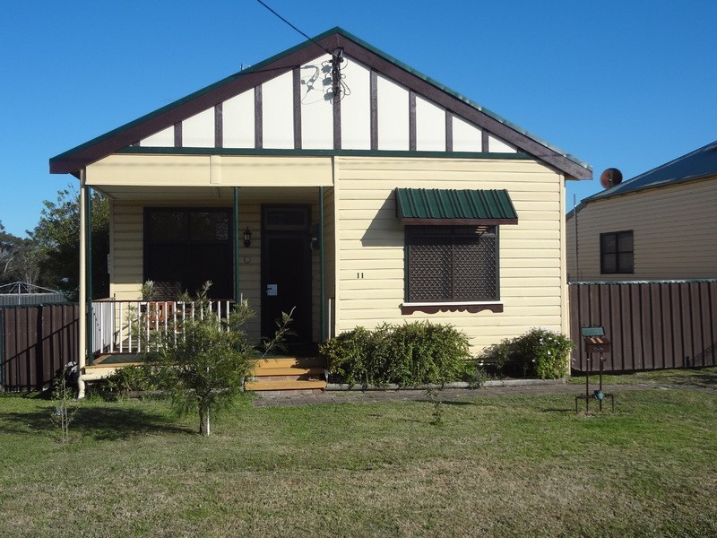 11 Daniel Street, Cessnock NSW 2325