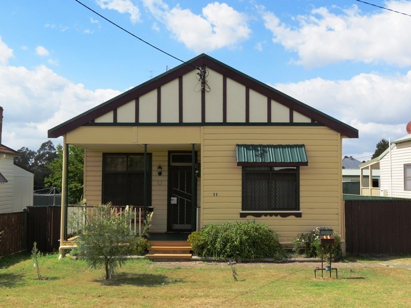 11 Daniel Street, Cessnock NSW 2325