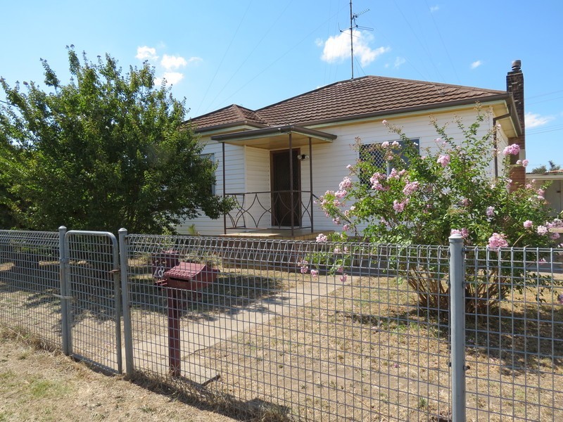 18 Edgeworth St, Cessnock NSW 2325