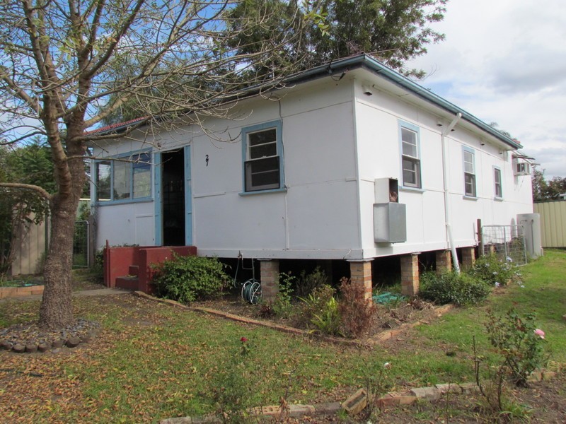 27 Adelaide St, Paxton NSW 2325