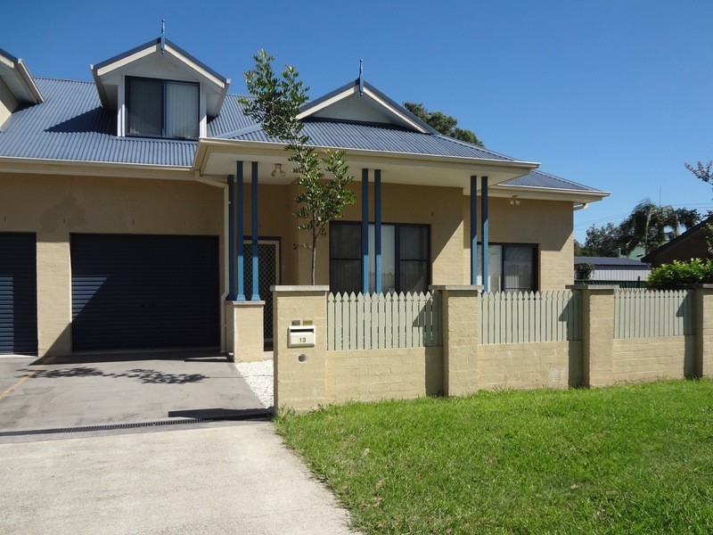 2/13 Caledonian Street, Cessnock NSW 2325
