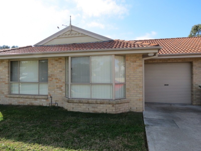 2/4a Nelson St, Cessnock NSW 2325