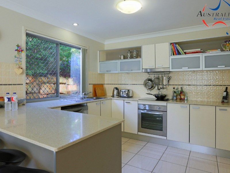 2 Shaw Place, Redland Bay QLD 4165