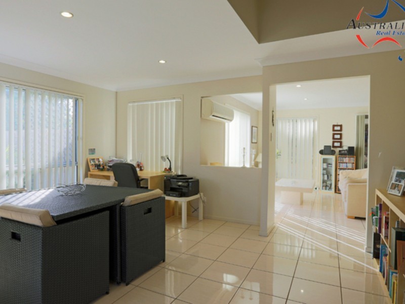 2 Shaw Place, Redland Bay QLD 4165