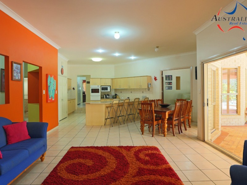 18 Elton Crescent, Capalaba QLD 4157