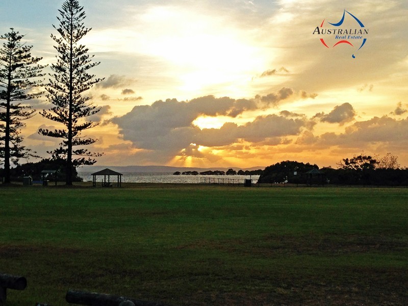 72 Shore Street East, Cleveland QLD 4163