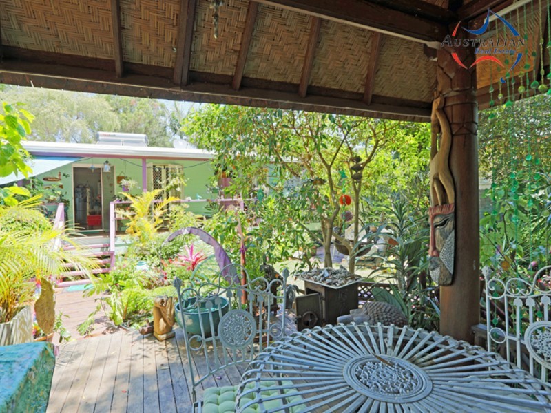 35 Shirley Street, Coochiemudlo Island QLD 4184