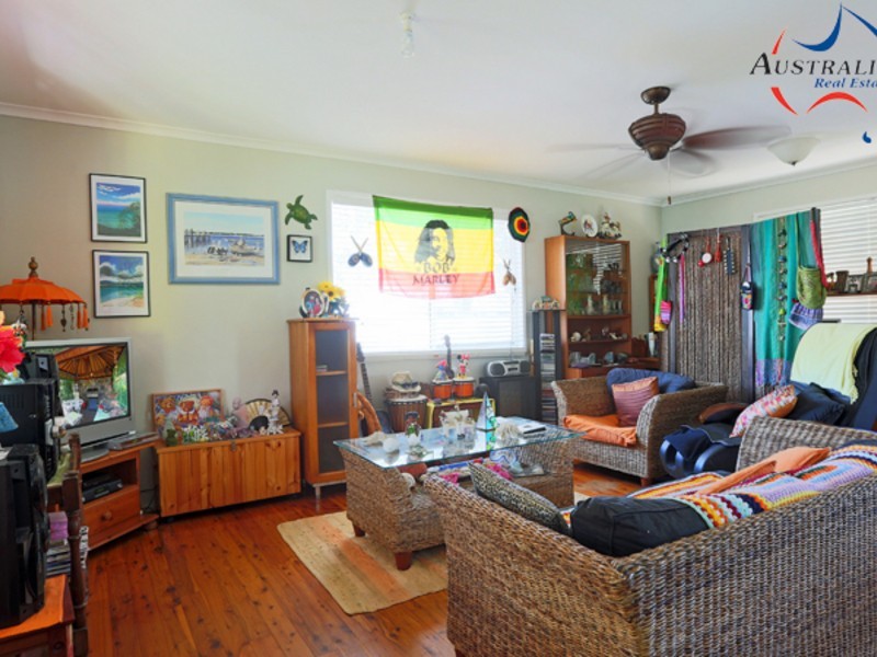 35 Shirley Street, Coochiemudlo Island QLD 4184