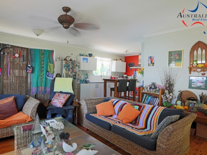 35 Shirley Street, Coochiemudlo Island QLD 4184