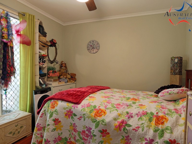 35 Shirley Street, Coochiemudlo Island QLD 4184