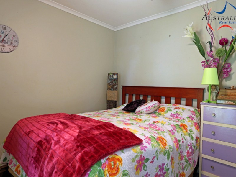 35 Shirley Street, Coochiemudlo Island QLD 4184