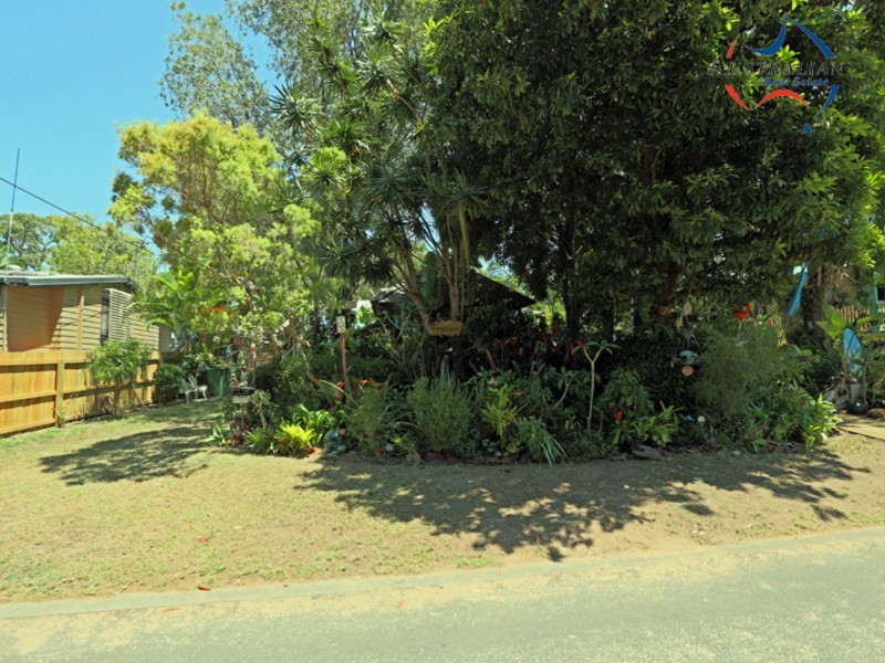 35 Shirley Street, Coochiemudlo Island QLD 4184