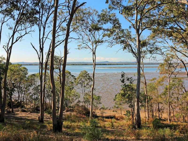 7 Sandy Cove Place, Redland Bay QLD 4165