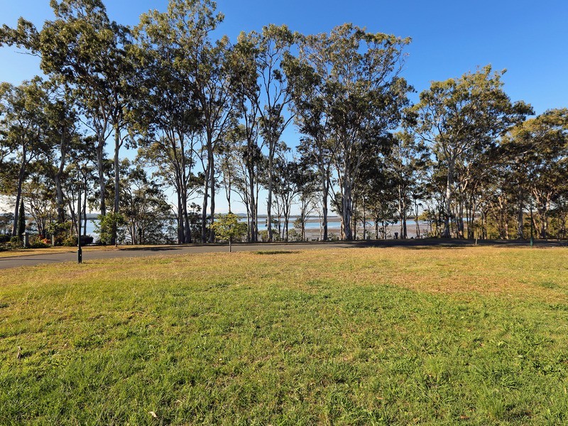 7 Sandy Cove Place, Redland Bay QLD 4165