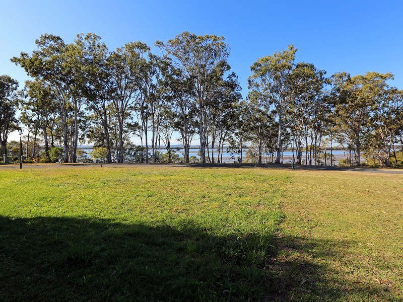 7 Sandy Cove Place, Redland Bay QLD 4165