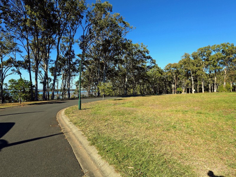 7 Sandy Cove Place, Redland Bay QLD 4165