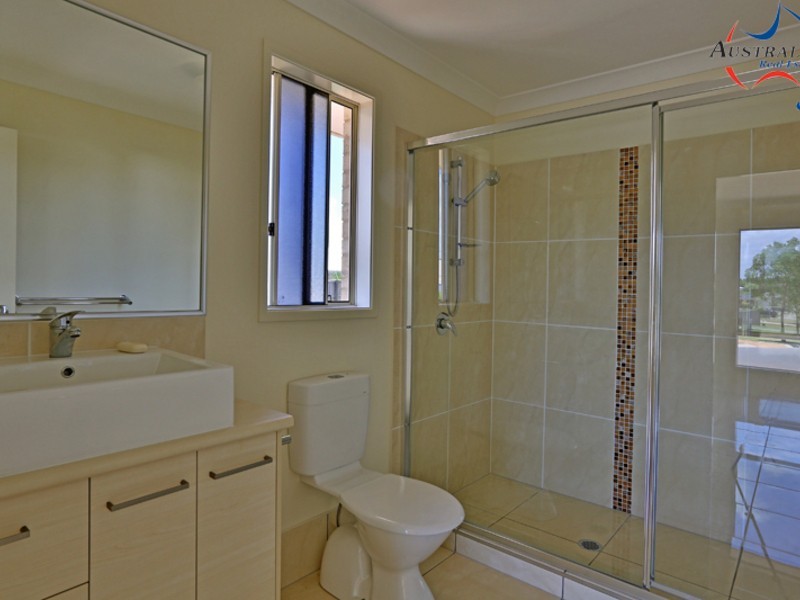19 Lois Place, Redland Bay QLD 4165