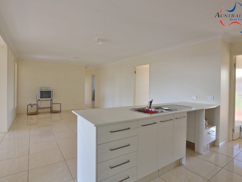 19 Lois Place, Redland Bay QLD 4165