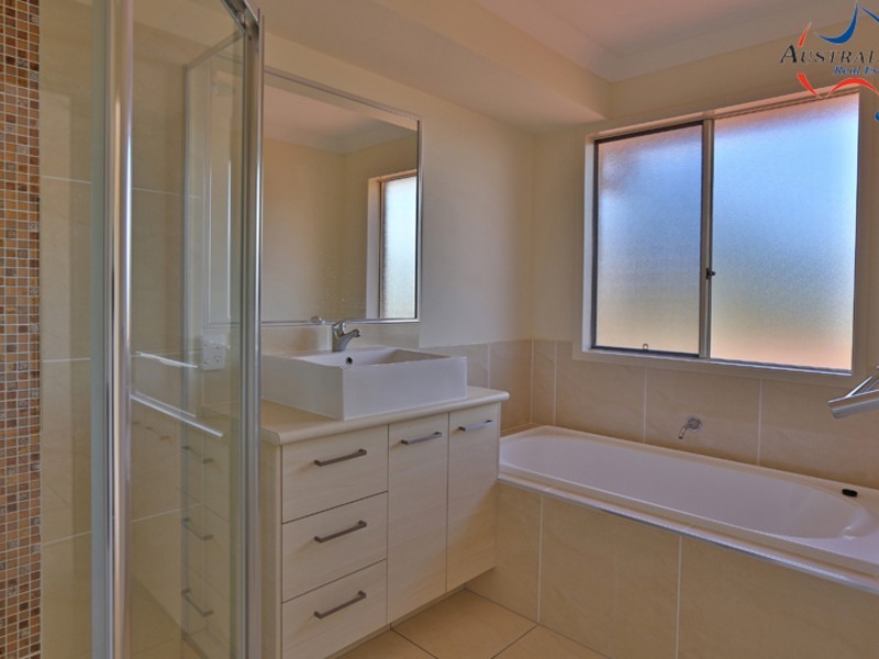 19 Lois Place, Redland Bay QLD 4165