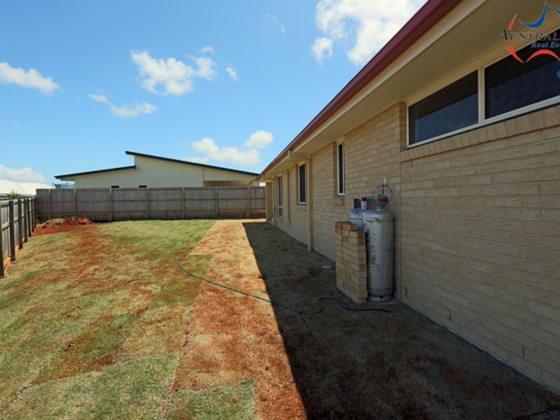 19 Lois Place, Redland Bay QLD 4165