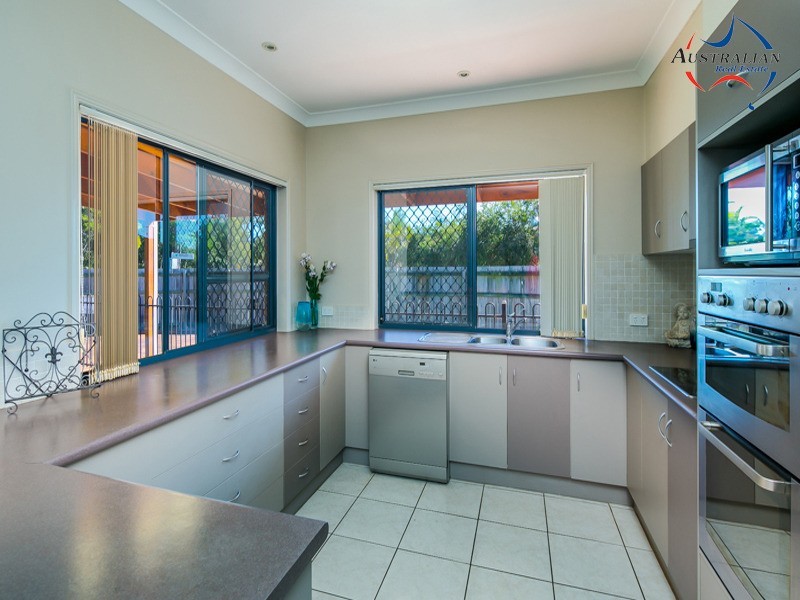 18 Manning Esplanade, Thornlands QLD 4164