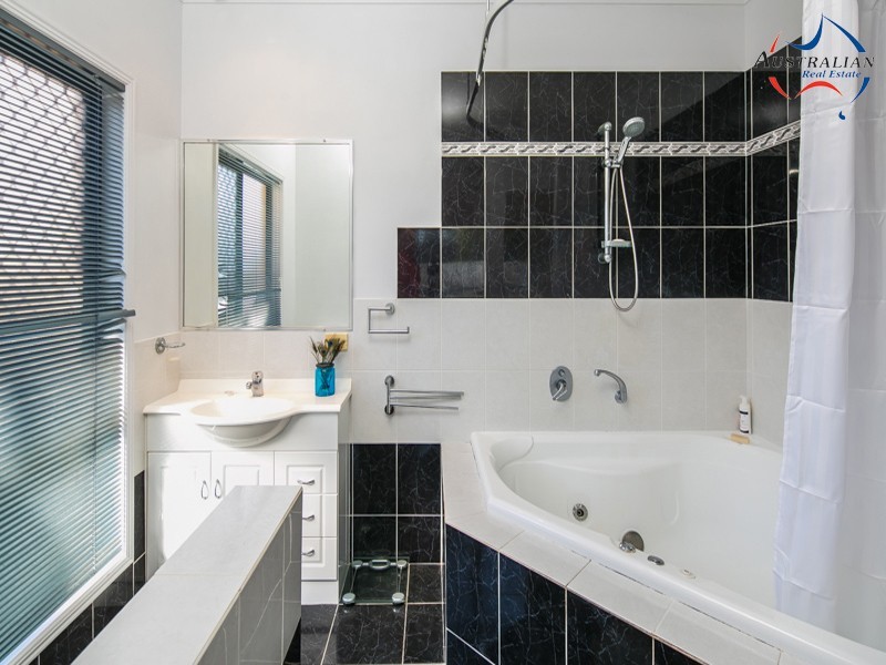 18 Manning Esplanade, Thornlands QLD 4164