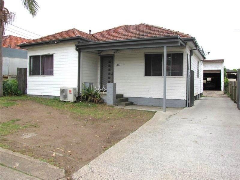 211 Cumberland Road, Auburn NSW 2144