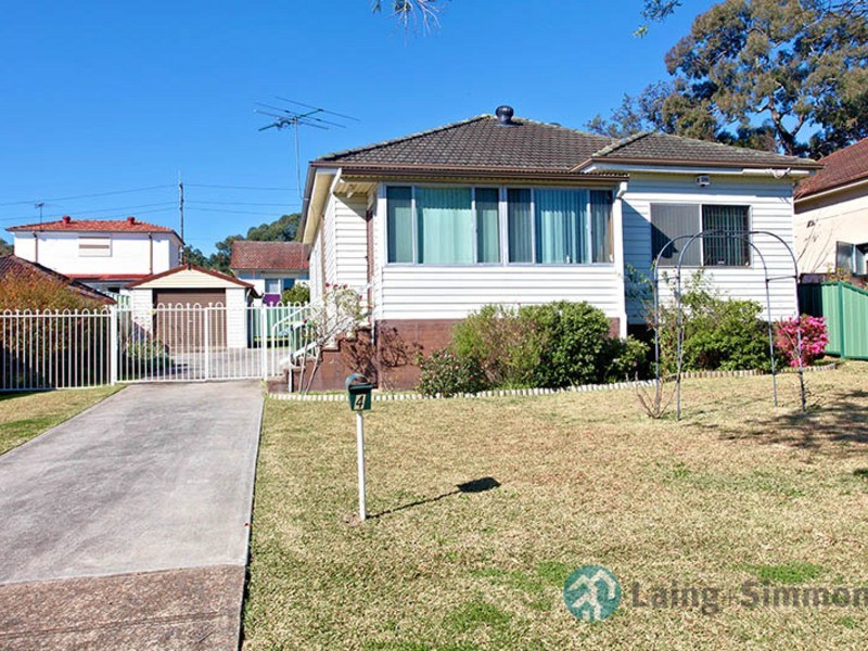 4 Larien Crescent, Birrong NSW 2143