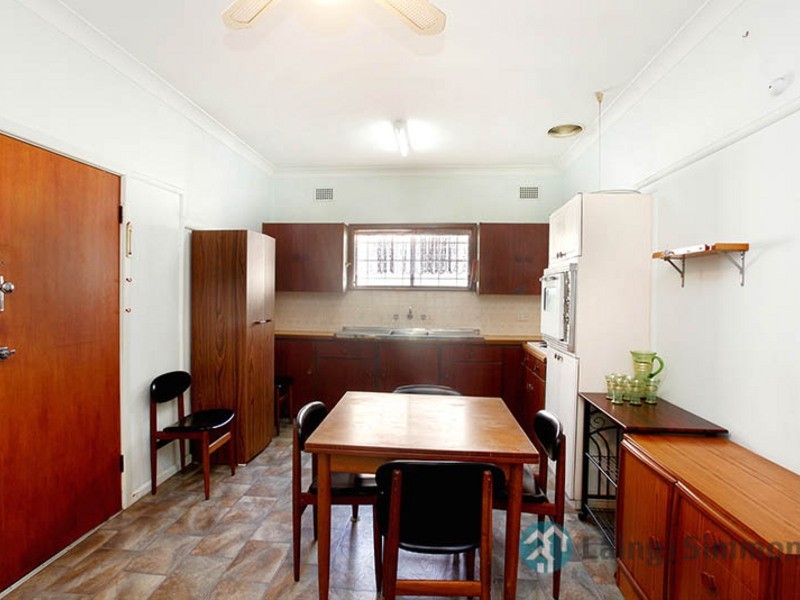 4 Larien Crescent, Birrong NSW 2143