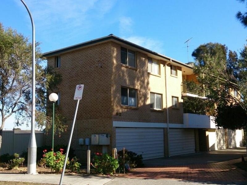 9/10-12 Kitchener Avenue, Regents Park NSW 2143