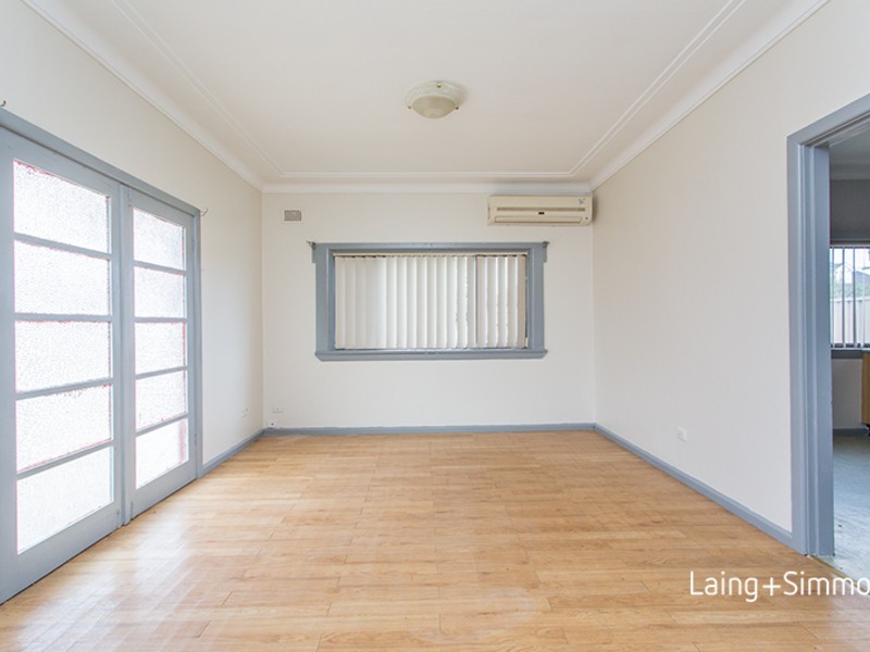 16 Myddleton Avenue, Fairfield NSW 2165