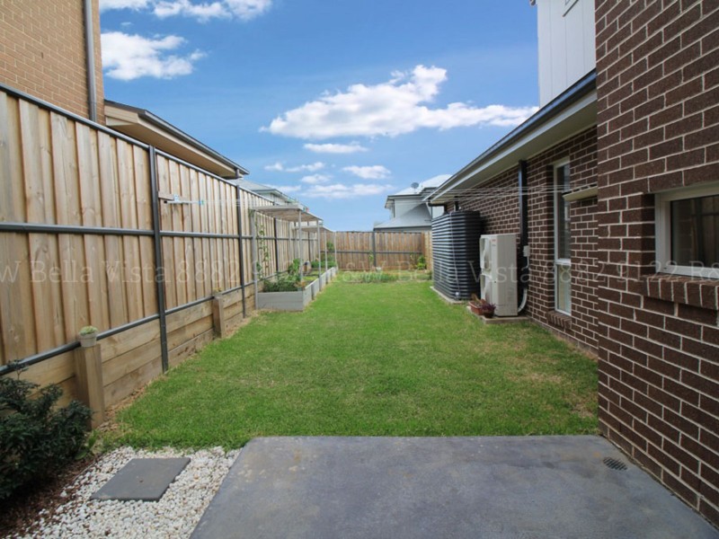 27 Lyrebird Crescent, The Ponds NSW 2769