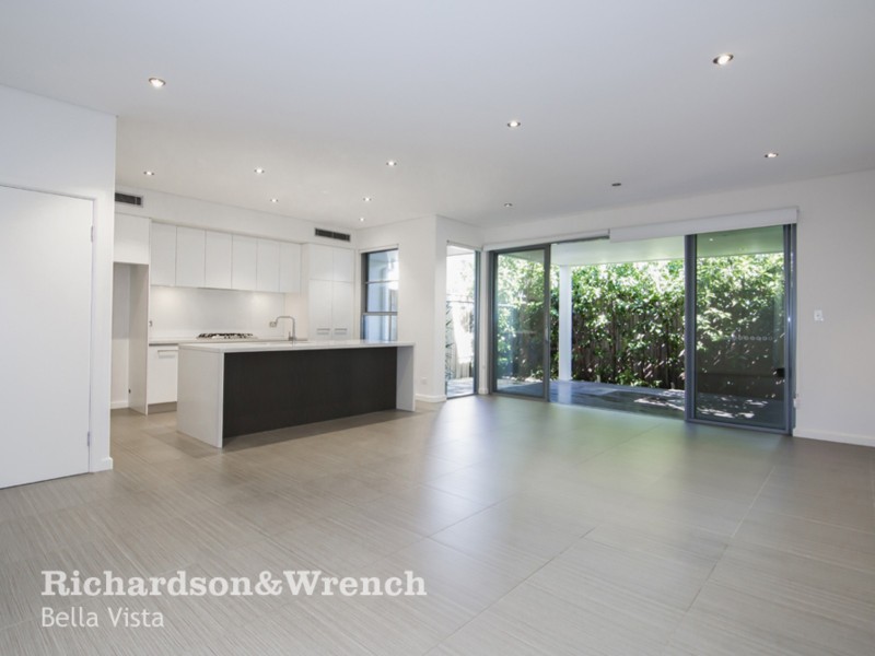 14 Lakeside Crescent, Baulkham Hills NSW 2153