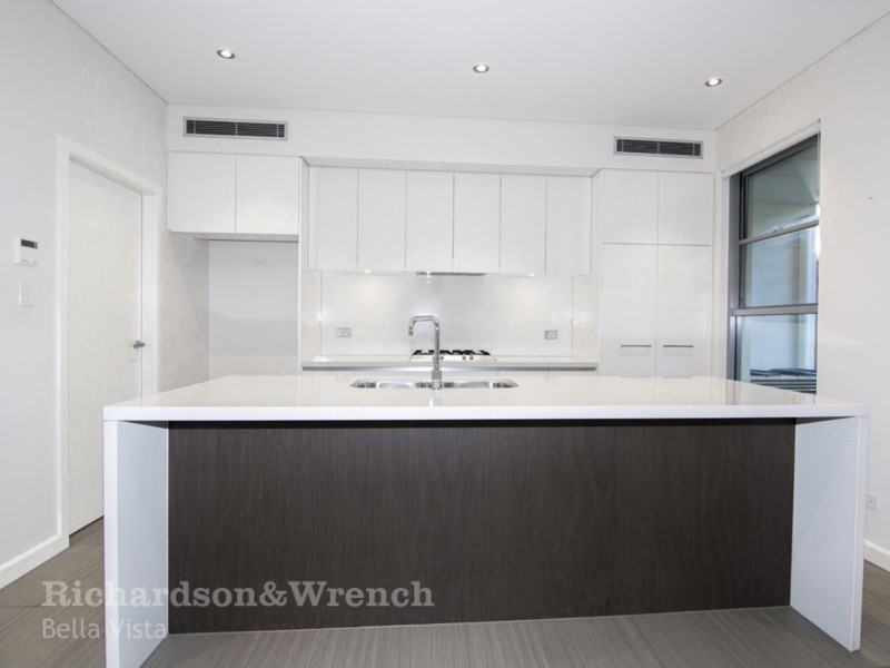 14 Lakeside Crescent, Baulkham Hills NSW 2153