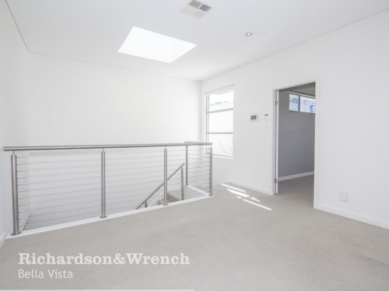 14 Lakeside Crescent, Baulkham Hills NSW 2153