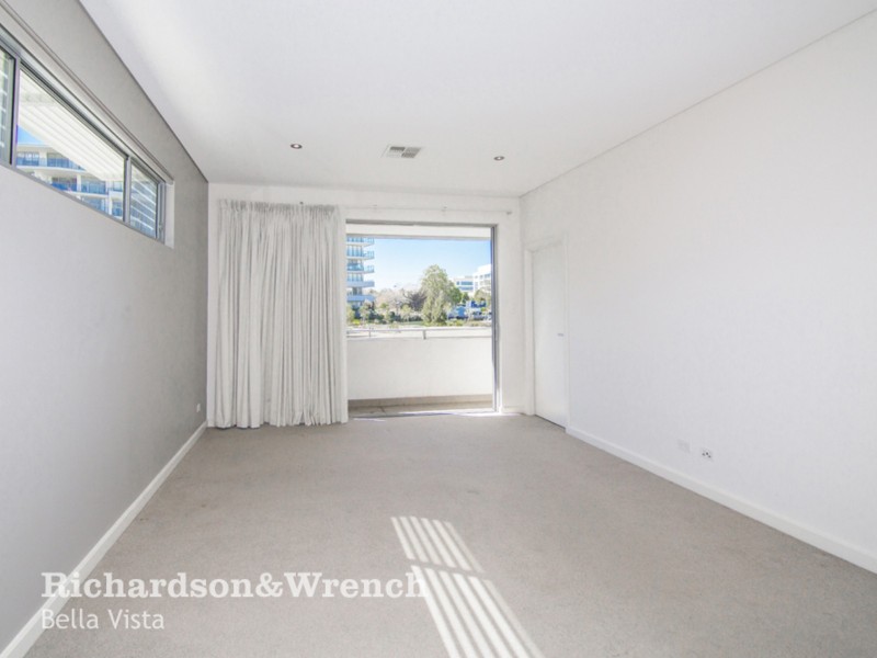 14 Lakeside Crescent, Baulkham Hills NSW 2153