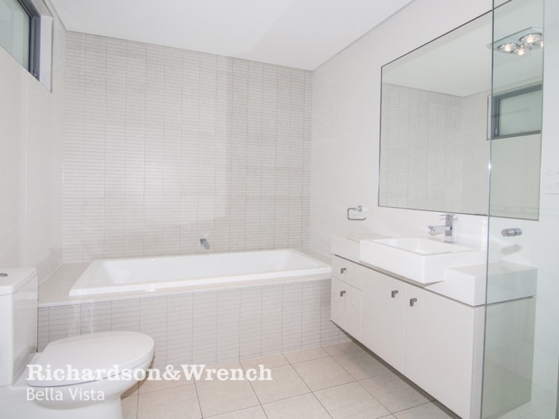 14 Lakeside Crescent, Baulkham Hills NSW 2153