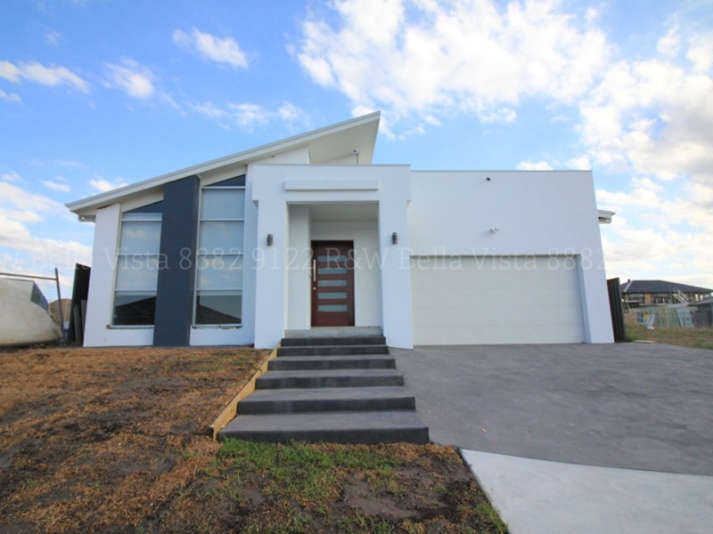 6 Holdsworth Street, Oran Park NSW 2570