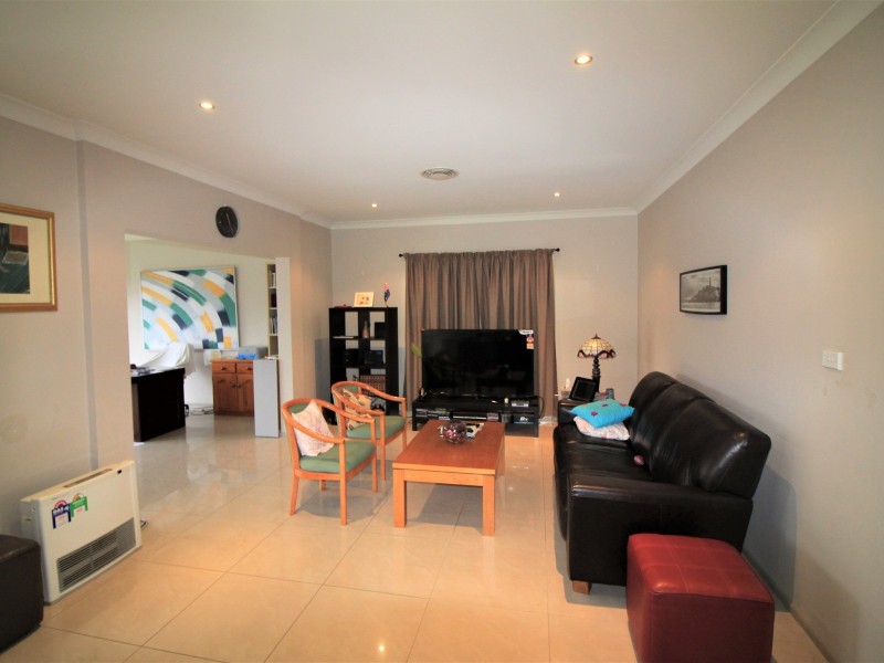 27 Rebellion Circuit, Beaumont Hills NSW 2155