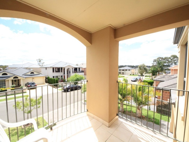 27 Rebellion Circuit, Beaumont Hills NSW 2155