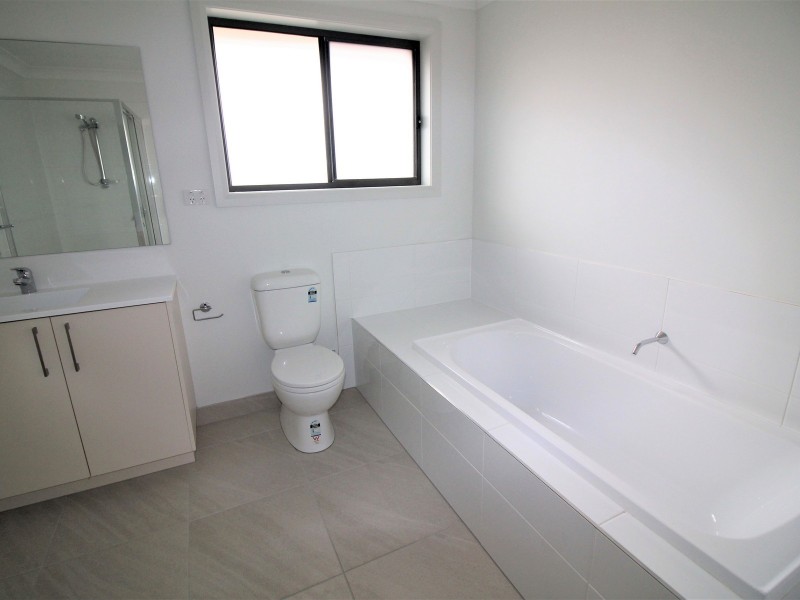 44 Medallist parade, Colebee NSW 2761