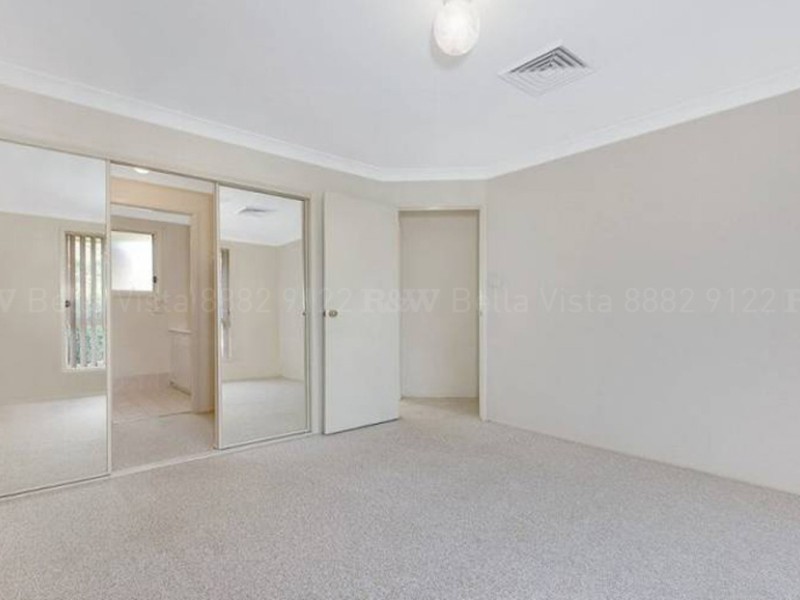 4 Benbow Close, Stanhope Gardens NSW 2768