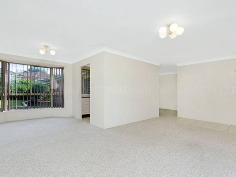 4 Benbow Close, Stanhope Gardens NSW 2768