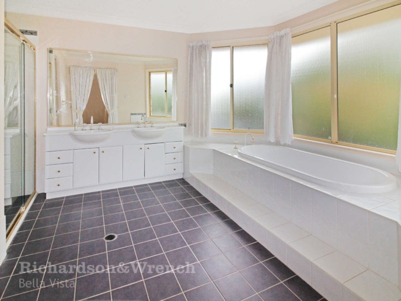 33 Softwood Avenue, Beaumont Hills NSW 2155