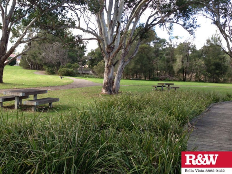 33 Softwood Avenue, Beaumont Hills NSW 2155