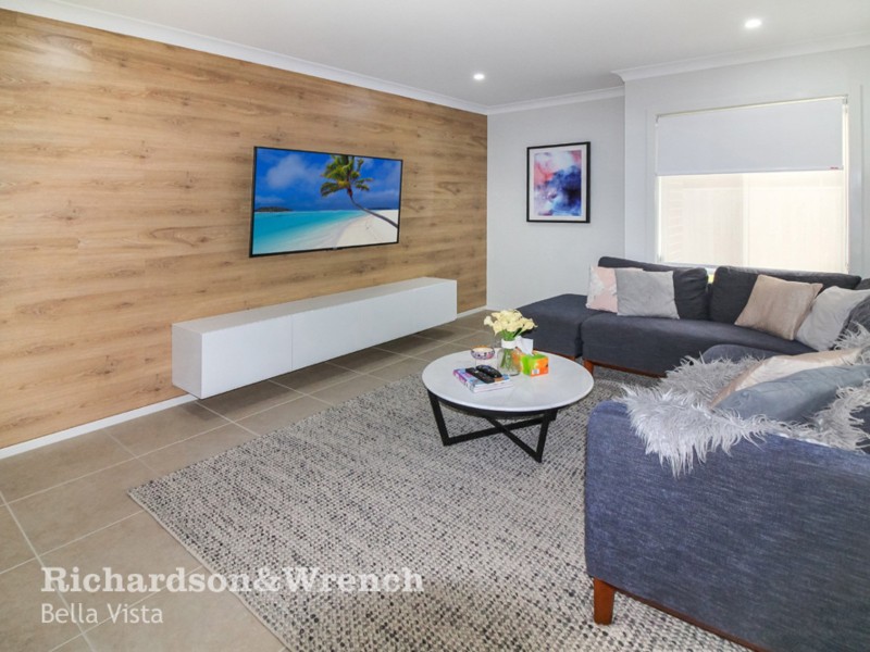 8 Everingham Street, Colebee NSW 2761