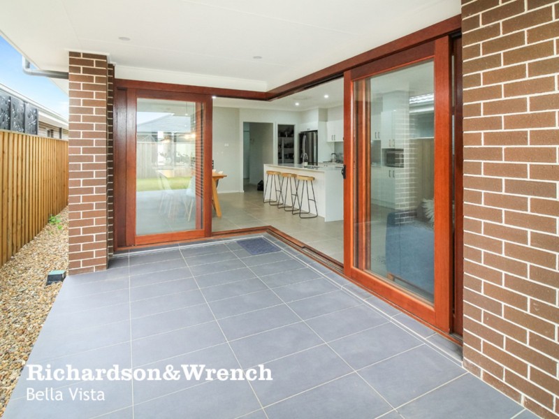 8 Everingham Street, Colebee NSW 2761