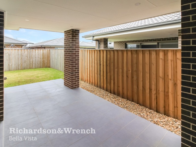 8 Everingham Street, Colebee NSW 2761