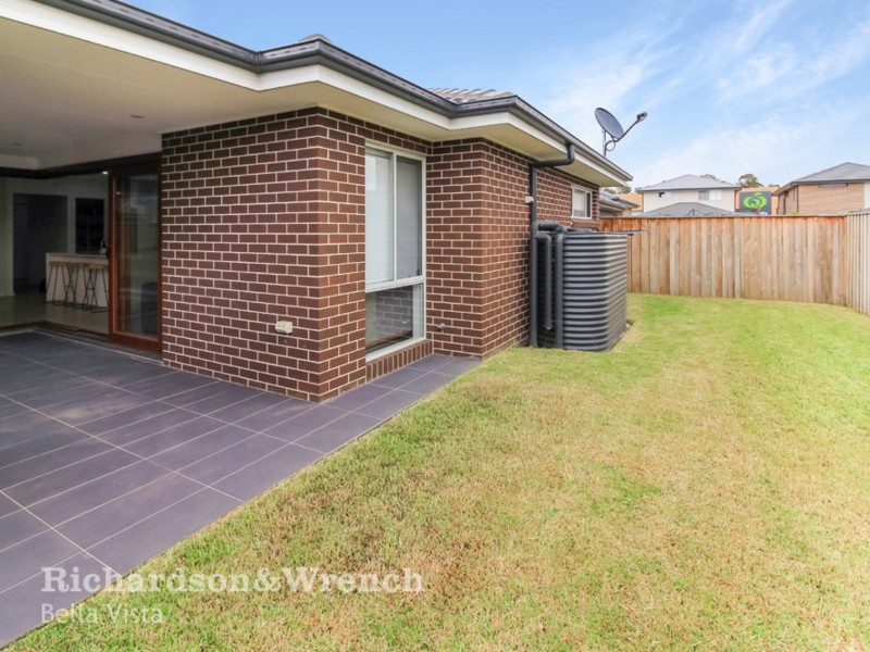 8 Everingham Street, Colebee NSW 2761