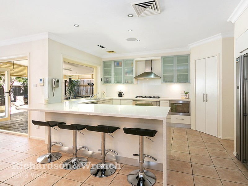 5 Honeysuckle Place, Kellyville NSW 2155